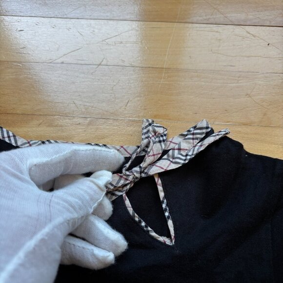 Burberry Girls Short Sleeve Tee with Bow Accent - Size 150A (US 12-13Y) - Picture 7 of 10